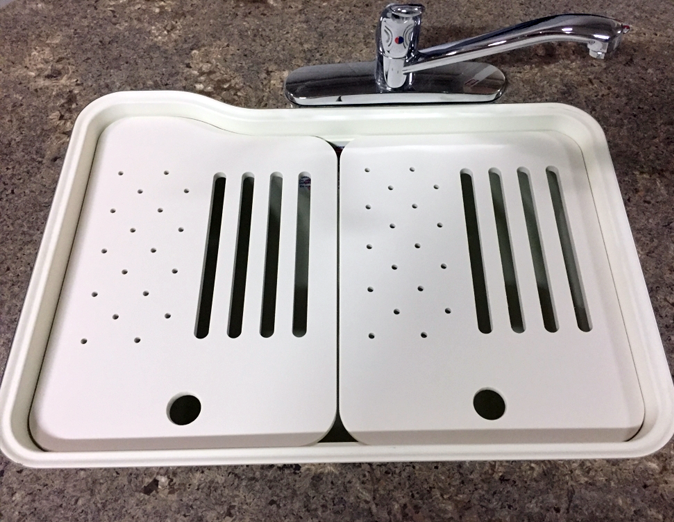 Under‑surface cutting board with right and left slots and drain holes – versatile kitchen accessory